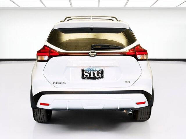 2024 Nissan Kicks SR