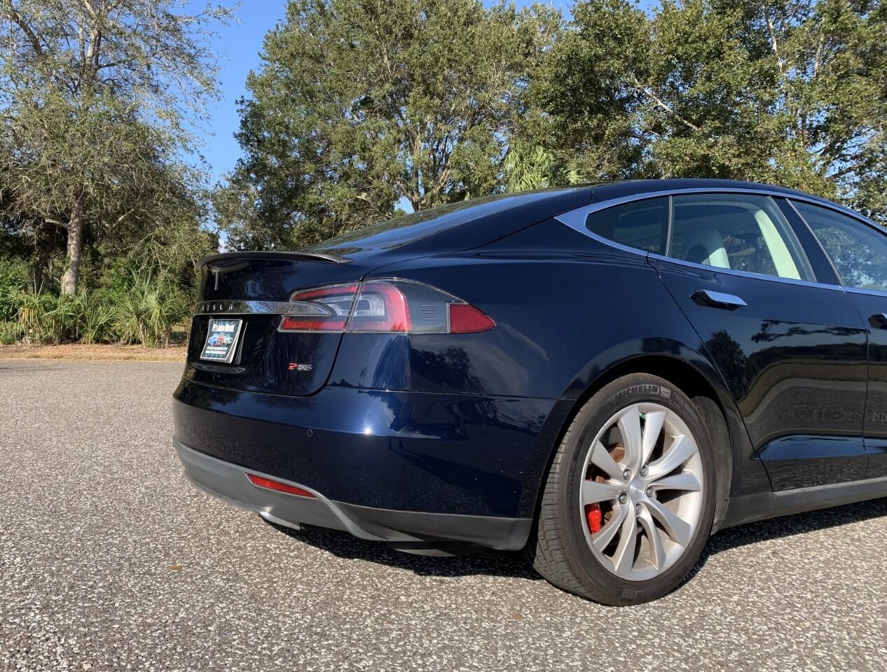 2014 Tesla Model S 26