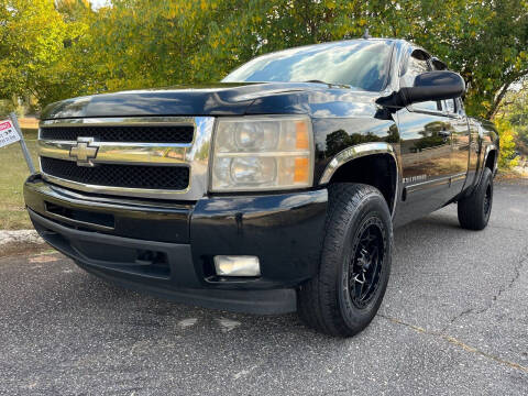 2009 Chevrolet Silverado 1500 for sale at Lenoir Auto in Hickory NC