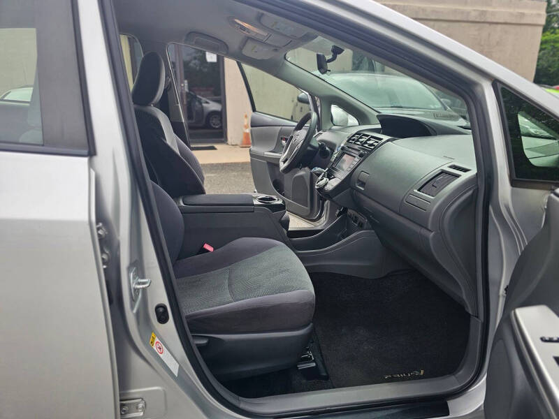 2012 Toyota Prius v Three