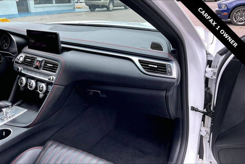 2023 Genesis G70
