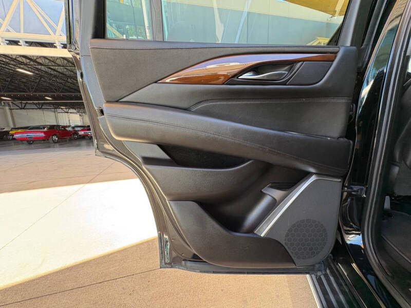 2019 Cadillac Escalade Luxury