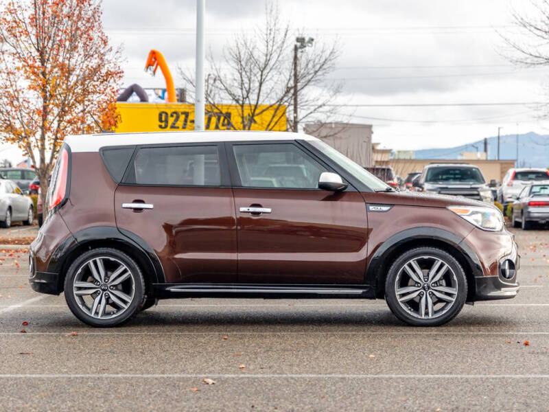 2017 Kia Soul +