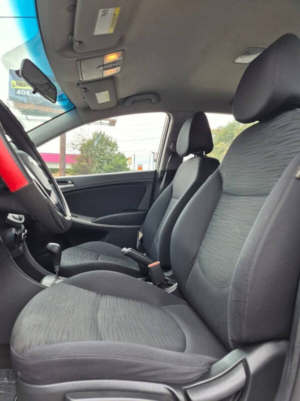 2016 Hyundai Accent SE