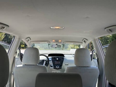 2013 Toyota Prius v Three