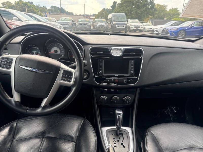 2012 Chrysler 200 Limited