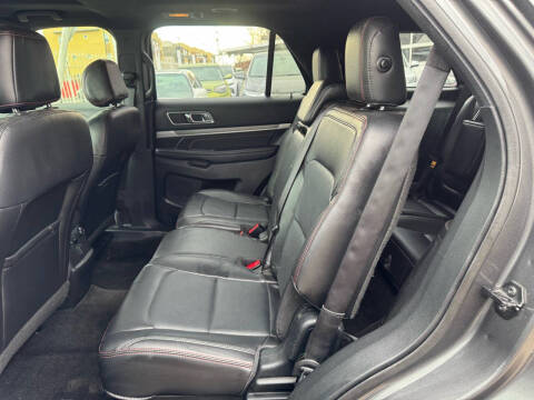 2017 Ford Explorer Sport