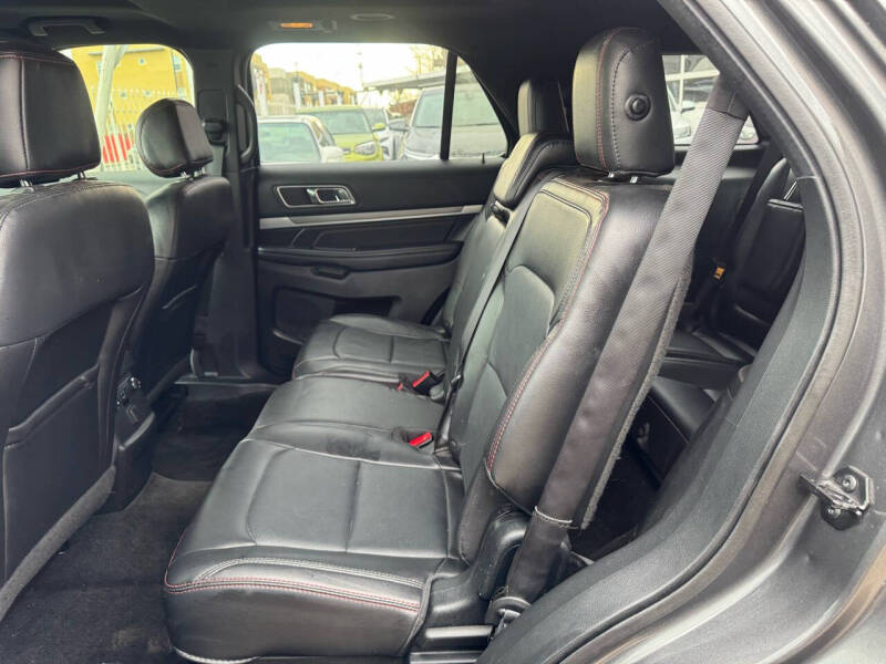 2017 Ford Explorer Sport