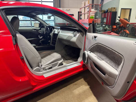 2005 Ford Mustang GT Premium