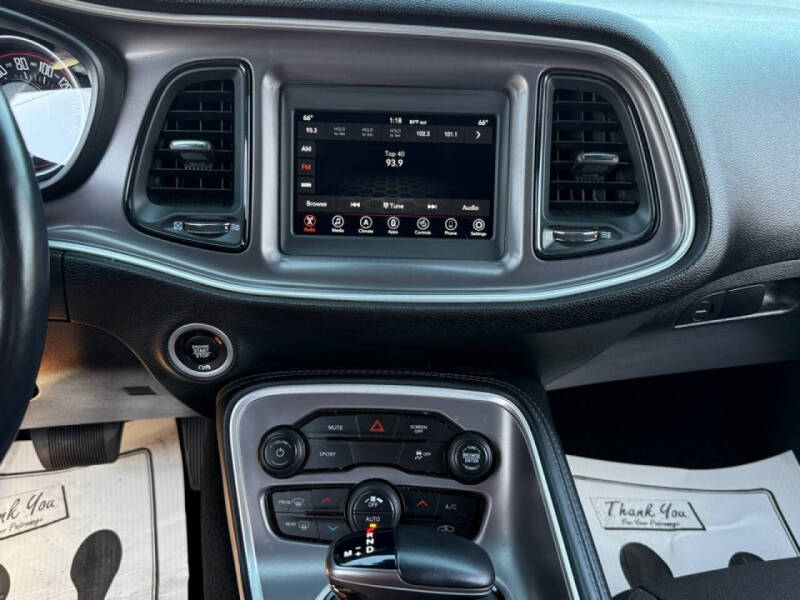 2022 Dodge Challenger SXT