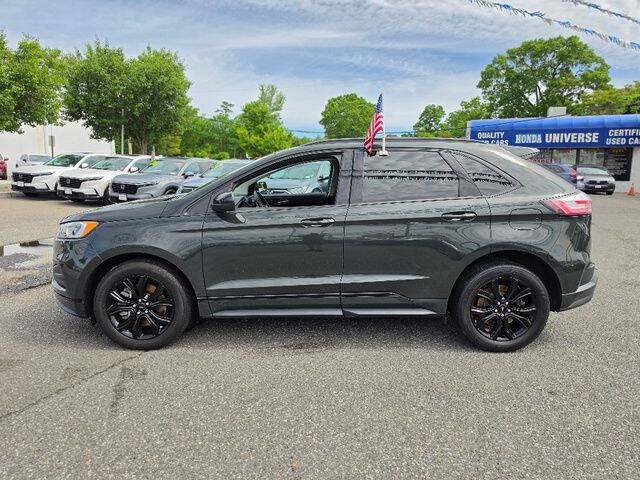 2022 Ford Edge SE