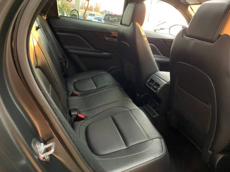 2017 Jaguar F-PACE 35t R-Sport