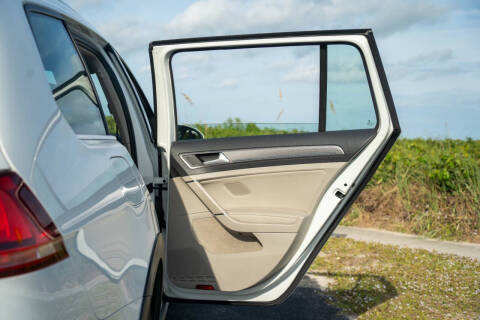 2017 Volkswagen Golf Alltrack TSI S 4Motion