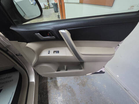 2013 Toyota Highlander SE