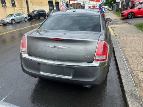 2012 Chrysler 300 Limited