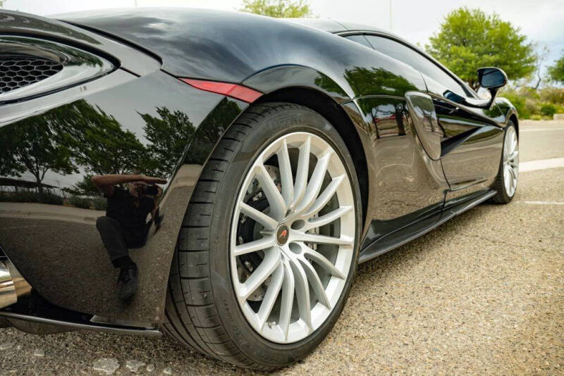 2017 McLaren 570GT