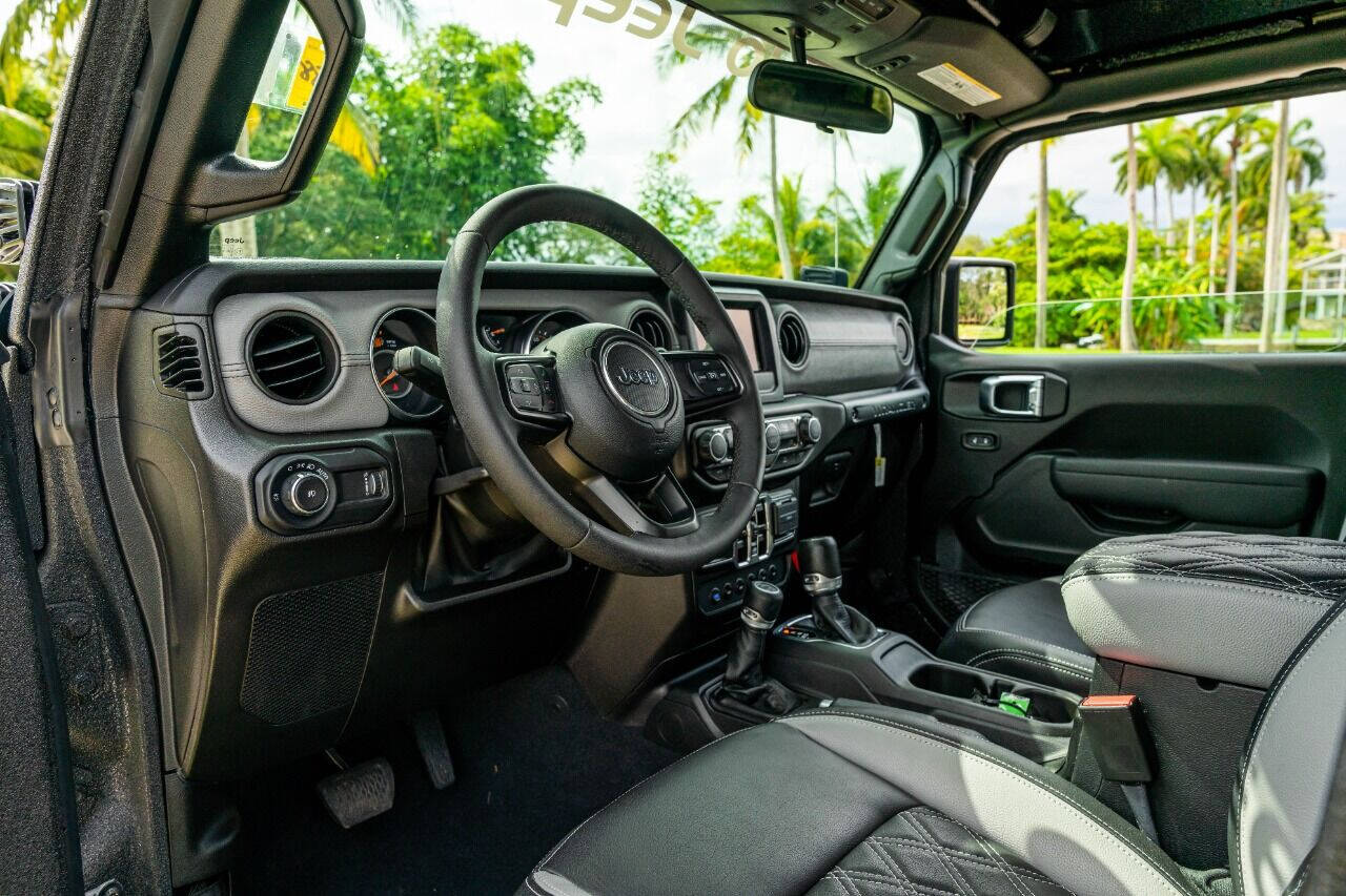 2018 JEEP Wrangler SUV / Crossover - $49,999