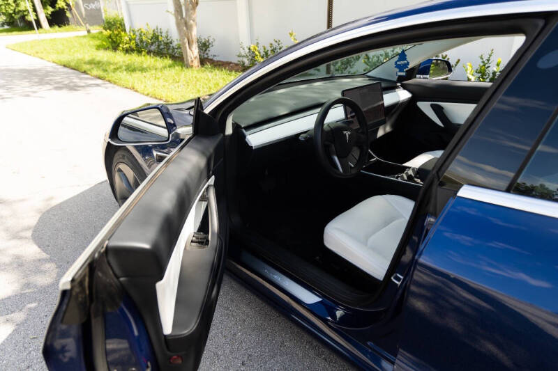 2020 Tesla Model 3 Standard Range