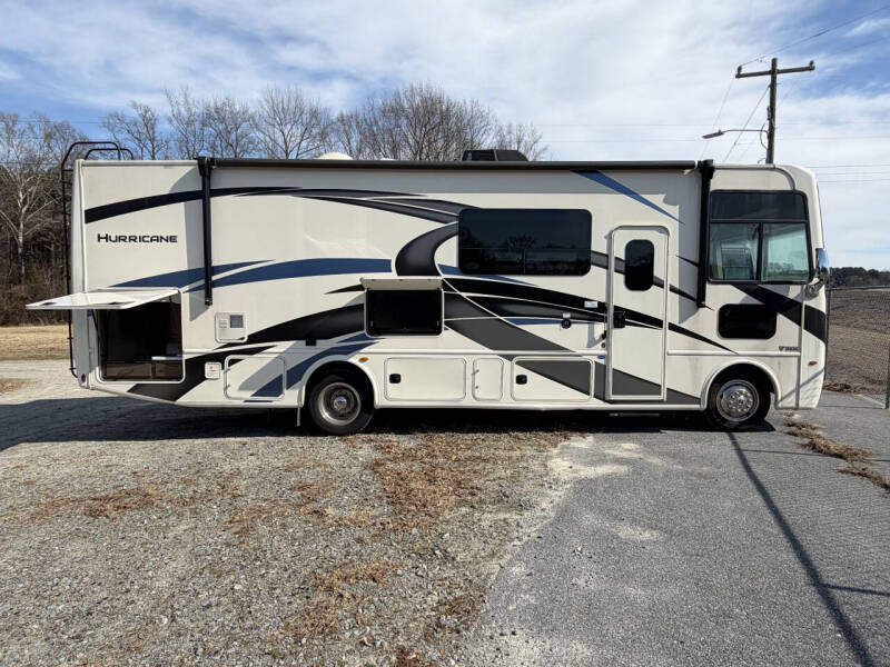 2022 Thor Motor Coach Hurricane 29M