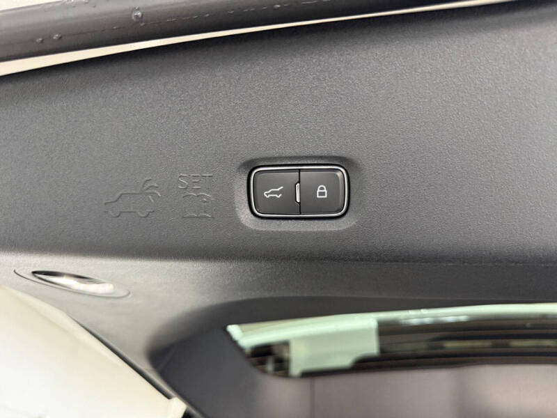 2027 Ford Expedition MAX King Ranch
