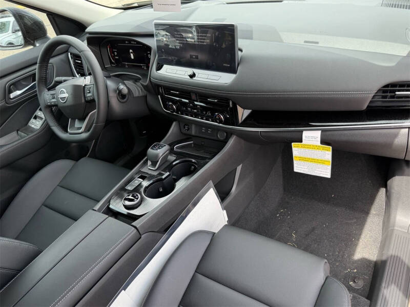 2025 Nissan Rogue SL