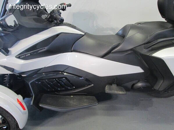 2021 Can-Am Spyder® RT Limited Dark