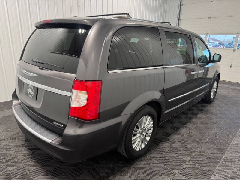 2016 Chrysler Town and Country Limited