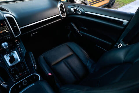 2014 Porsche Cayenne Platinum