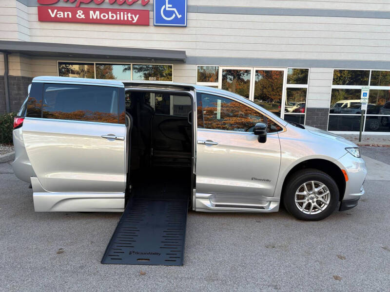 2024 Chrysler Pacifica Touring