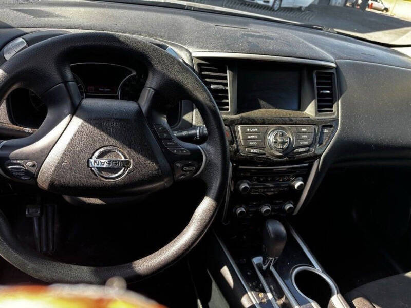 2020 Nissan Pathfinder S