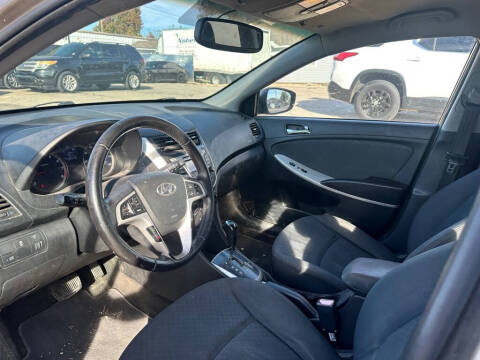 2013 Hyundai Accent SE