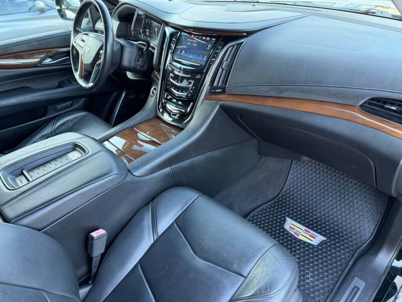 2017 Cadillac Escalade ESV Standard