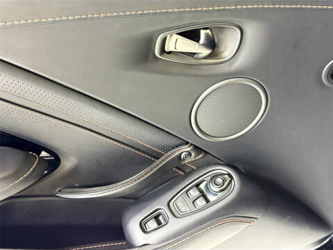 2022 Aston Martin Vantage