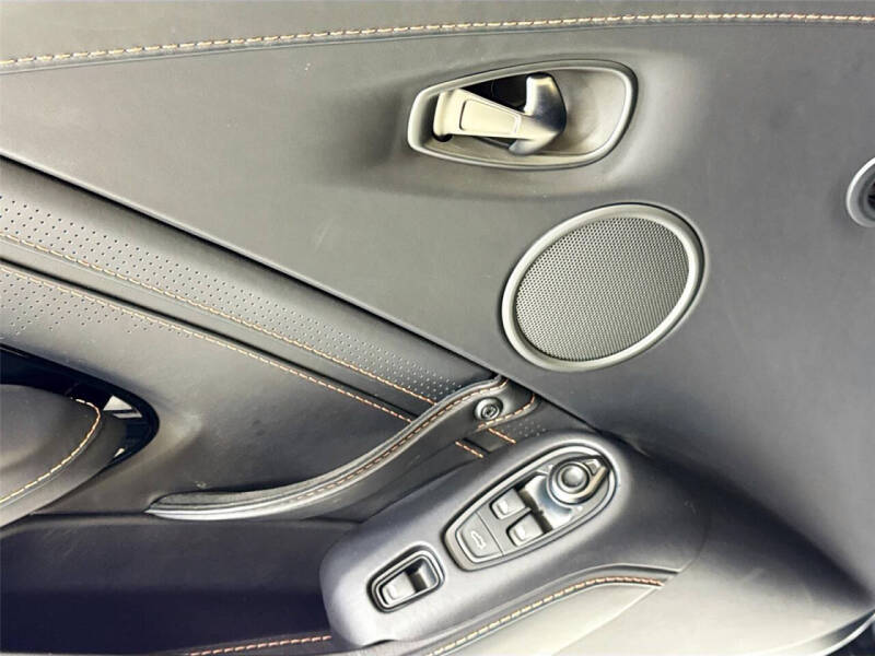 2022 Aston Martin Vantage