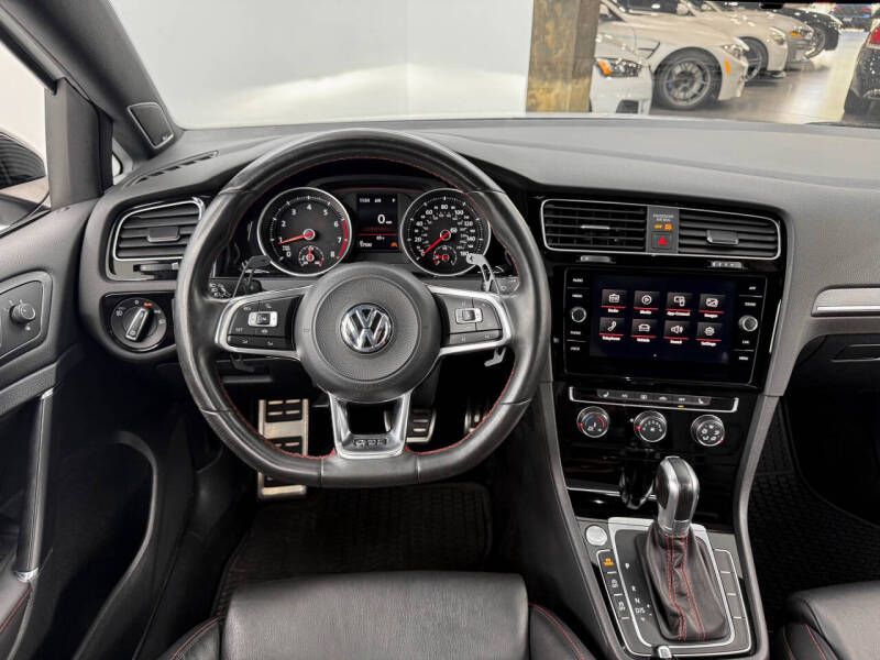 2019 Volkswagen Golf GTI SE