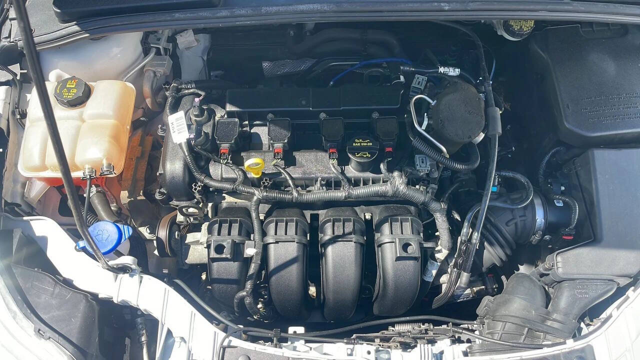 2014 Ford Focus S S 4dr Sedan 13