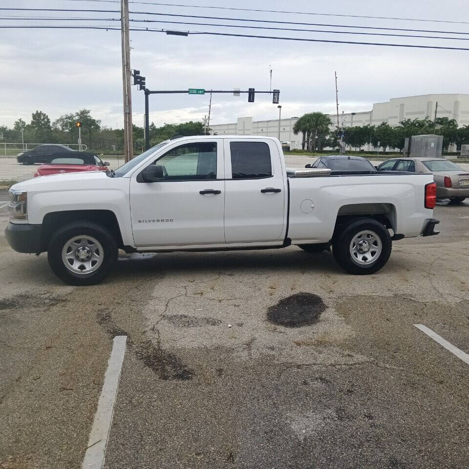 2018 Chevrolet Silverado Pickup - $15,950