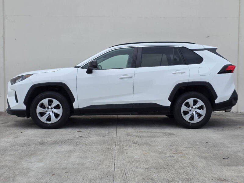 2020 Toyota RAV4 LE
