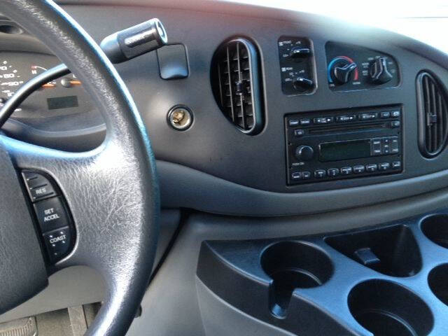 2006 Ford E-Series E-350 SD XLT