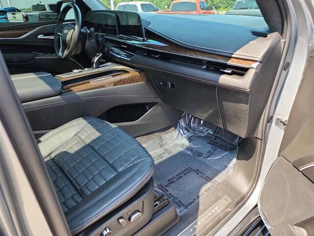 2023 Cadillac Escalade ESV Sport Platinum