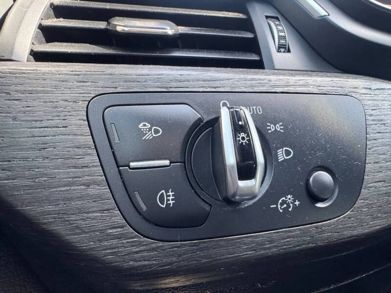 2017 Audi A4 2.0T quattro Premium Plus