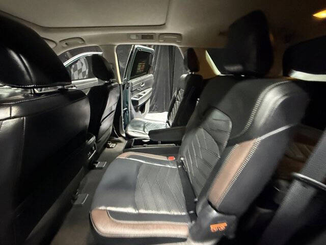 2023 Nissan Pathfinder Platinum