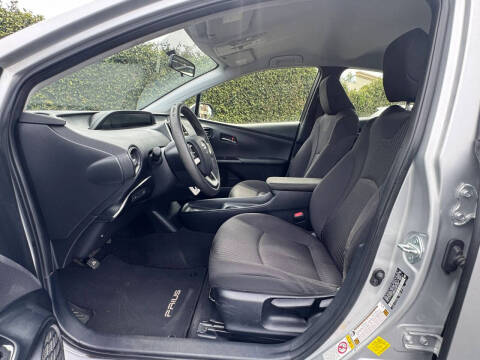 2016 Toyota Prius Two