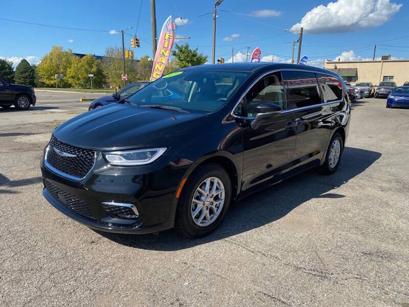 2023 Chrysler Pacifica Touring L