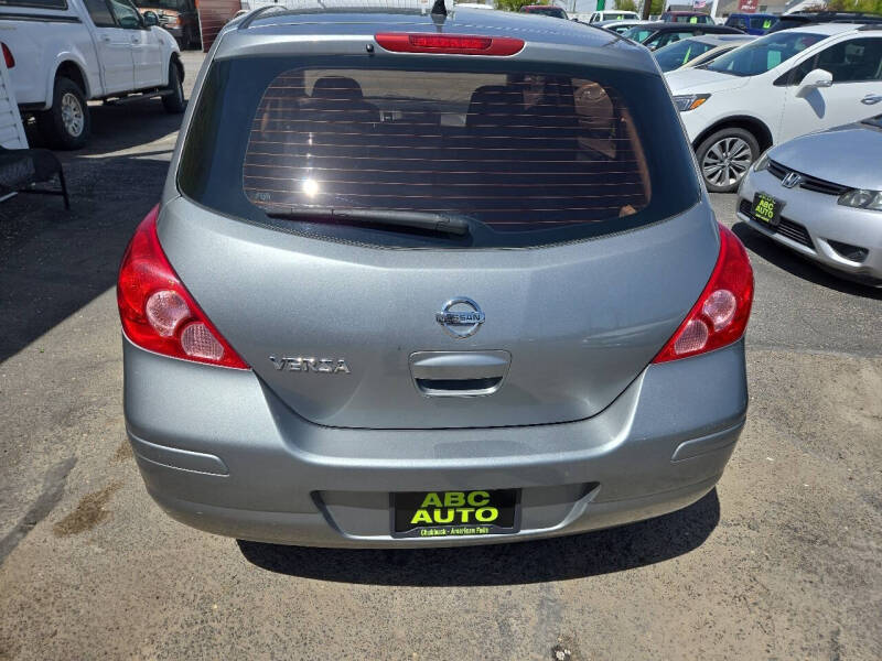 2011 Nissan Versa 1.8 S