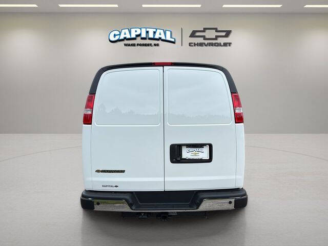 2025 Chevrolet Express 2500