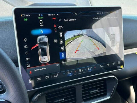 2025 VinFast VF8 Plus