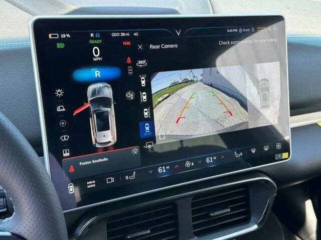 2025 VinFast VF8 Plus