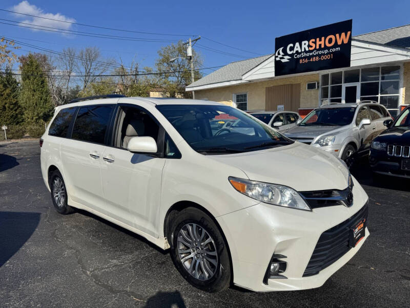 2018 Toyota Sienna XLE Premium's photo