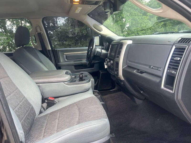 2016 RAM 1500 SLT